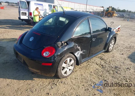 2007 Volkswagen New Beetle 2.5 z USA, uszkodzony, nr VIN 3VWPW31C47M512937